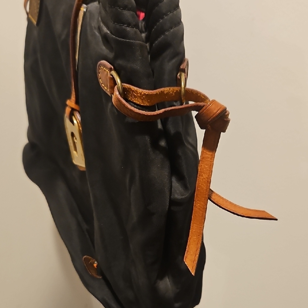 Dooney & Bourke Black and Tan Shoulder Bag - Picture 6 of 9